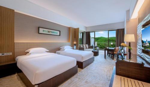 Grande Executive Twin Room (Mountain View)