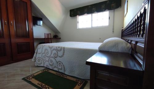Standard Queen Room