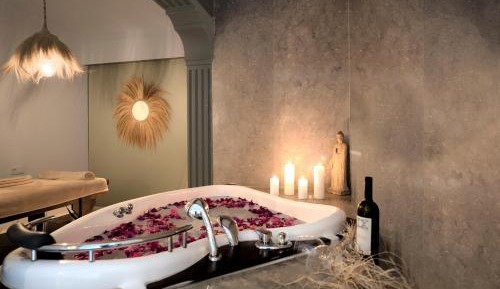 Queen Room with Spa Bath