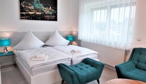 Familienzimmer mit und ohne Klimaanlage (Check-In max. 20h/08:00p.m.)