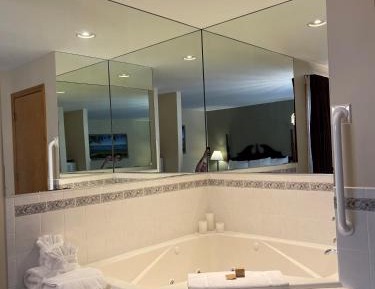 King Room with Spa Bath