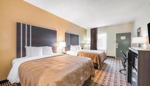 Queen Room with Two Queen Beds - Non-Smoking