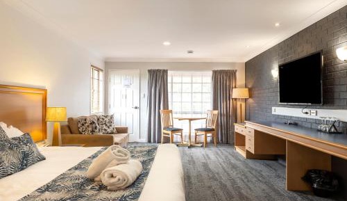 Superior King Suite