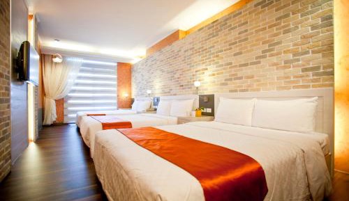 Family Room (6 Adults)