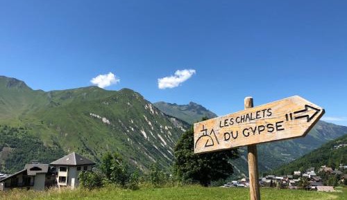 Four-Bedroom Apartment with Spa Access (10 Adults)