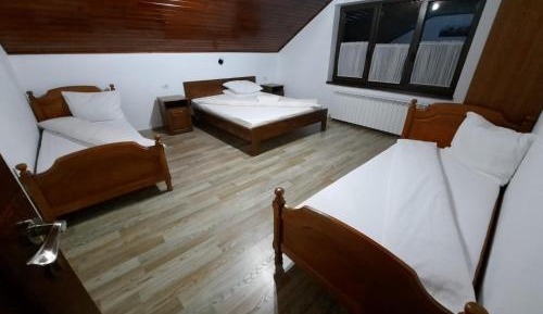 Economy Quadruple Room with Shared Bathroom