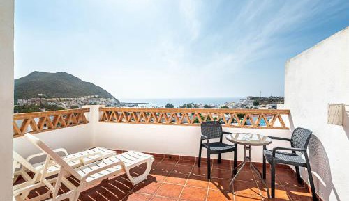 Deluxe Suite with Sea View