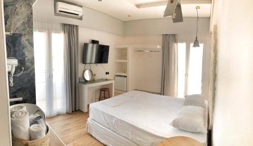 Deluxe Double Room with Balcony and Sea View