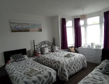 Family Room (2 Adults + 2 Children) No 2