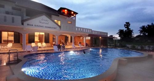 Queen Room with Pool View