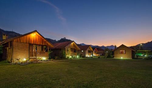 Master Chalet with Hot Tub 