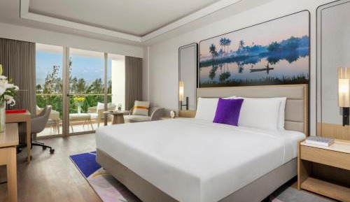 Deluxe Room King with Balcony