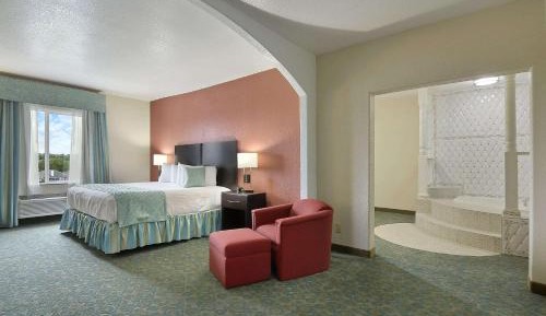 King Studio Suite with Hot Tub - Non-Smoking
