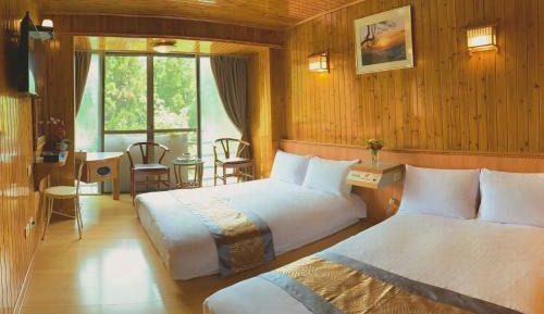 Quadruple Room with Mountain View