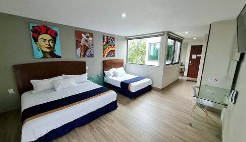 Deluxe Queen Suite