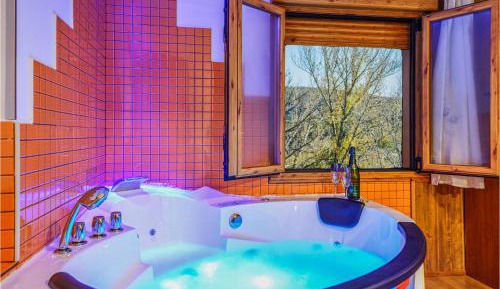 One-Bedroom Holiday Home