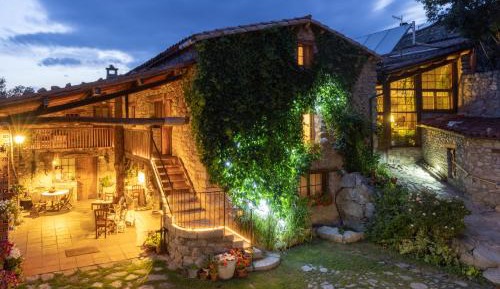 Eight-Bedroom Country house 