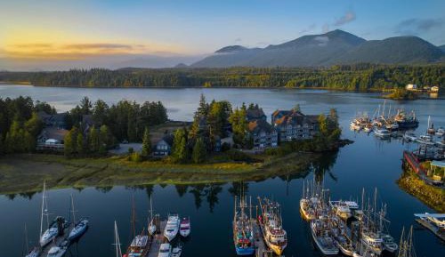 Standard One Bedroom Queen Suite with Sofa Bed + Full Kitchen & Harbor View