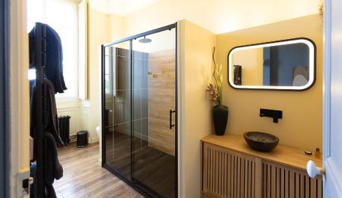 Twin Room with Private Bathroom