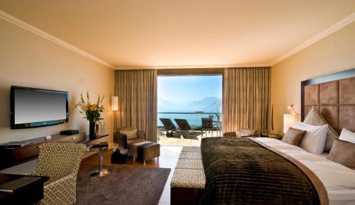 Junior Suite with Terrace and Lake View