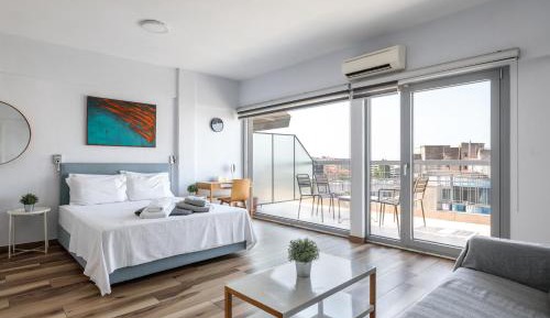 Deluxe Apartment with Balcony (Sky 5)