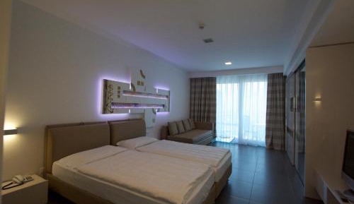 Junior Suite with Lake View