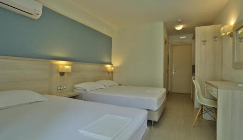 Triple Room with City View