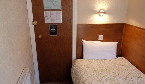 Single Room with Shared Bathroom