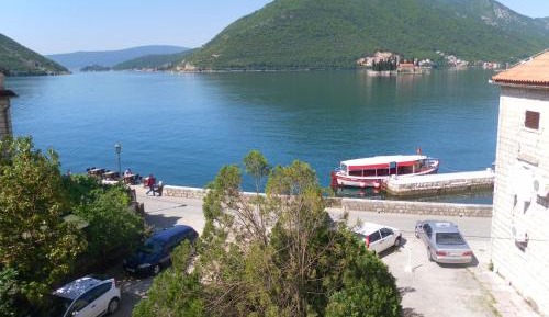 One-Bedroom Apartment with Balcony and Sea View