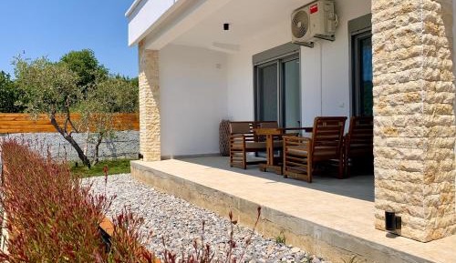 Apartment with Garden View
