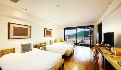Deluxe Twin Room with Jacuzzi and View