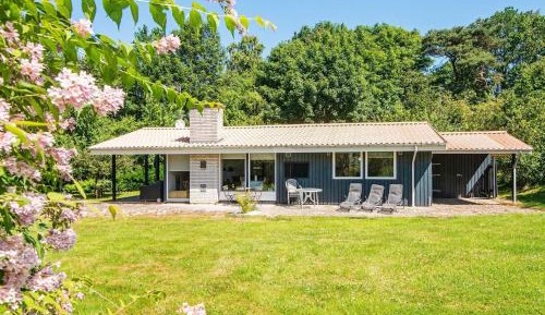 Three-Bedroom Holiday Home 