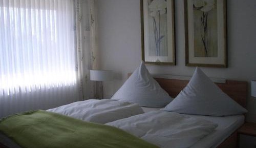 Deluxe One-Bedroom Suite