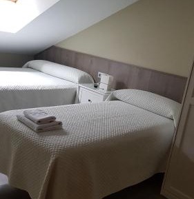 Deluxe Double Room (2 Adults + 1 Child)