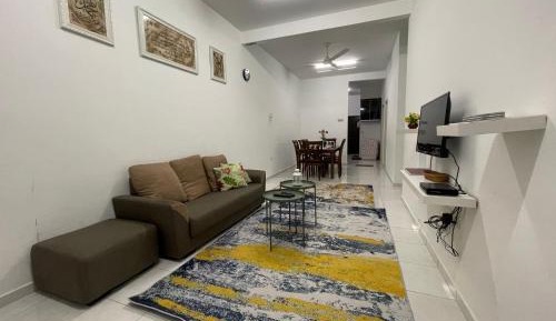 Three-Bedroom Holiday Home 