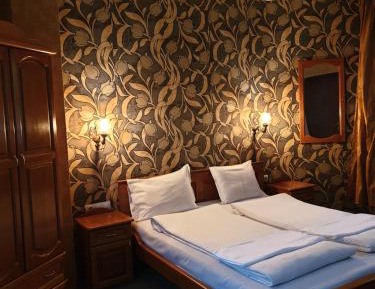 Deluxe Double Room (2 Adults + 1 Child)
