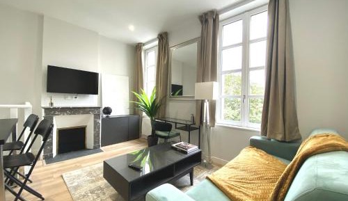 Deluxe Apartment