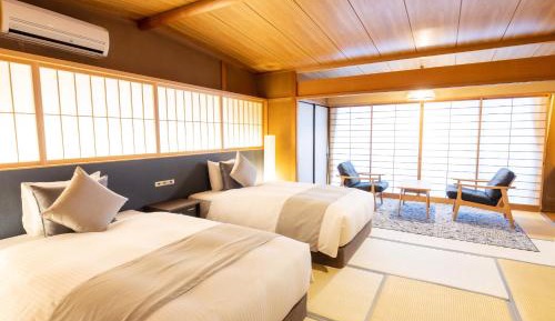 Twin Room with Shared Bathroom
