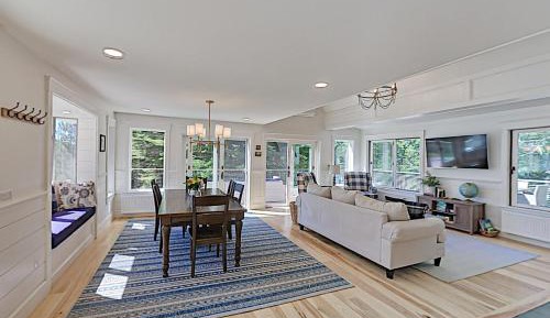 Four bedroom holiday home 