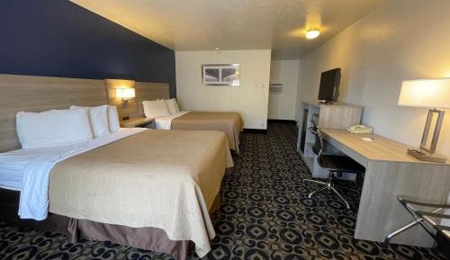 Queen Room with Two Queen Beds - Non-Smoking