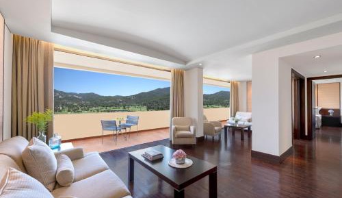 Superior Suite Golf View