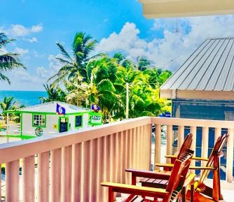 King Suite with Sea View (Islander Master Seaview Suite)