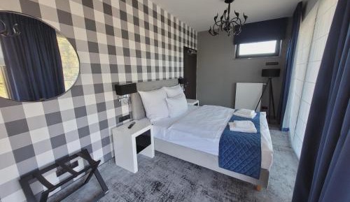 Large Double Room