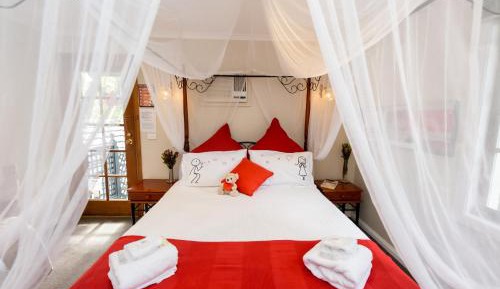 Honeymoon Suite