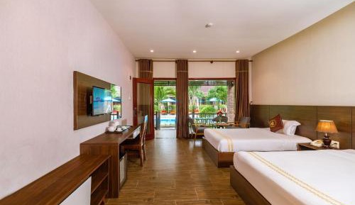 Triple Room with Pool View