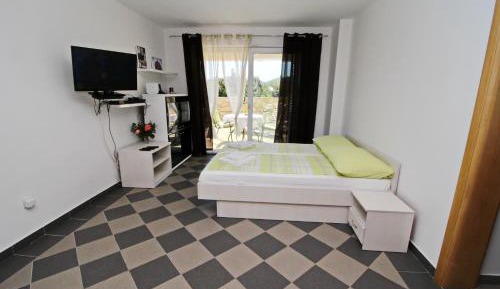 Studio with Terrace and Sea View