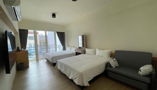 Twin Room with City View