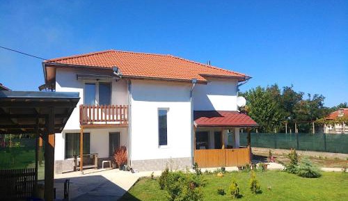 Villa with Garden View