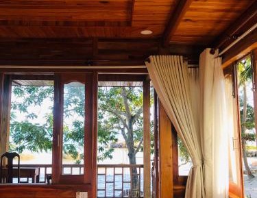 Bungalow with Sea View