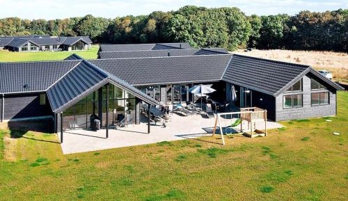 Ten-Bedroom Holiday Home